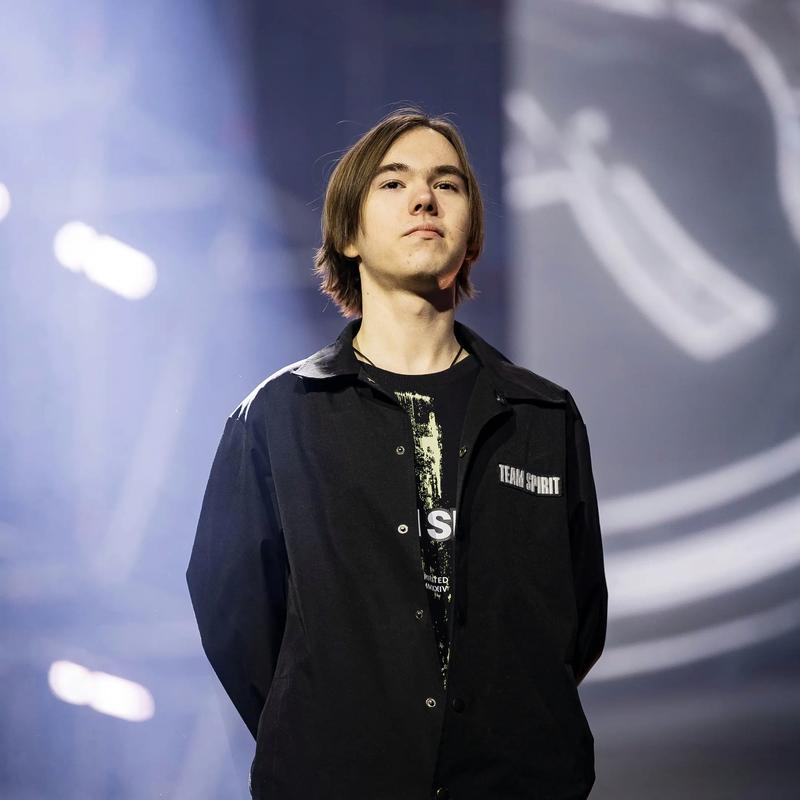 Spirit , Liquid, 和 Virtus.pro 晋级 BLAST Bounty Fall 2025 LAN 阶段